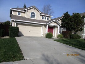 3025 Staples Ranch Dr in Pleasanton, CA - Building Photo