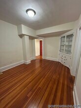 885 Massachusetts Ave, Unit 10 in Cambridge, MA - Foto de edificio - Building Photo