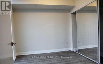 9 Valhalla Inn Rd in Toronto, ON - Building Photo - Building Photo