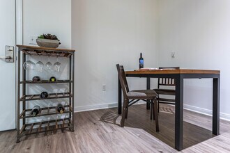 Chateau Woods in Woodinville, WA - Building Photo - Interior Photo