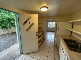 1824 Hopewell St, Unit B in Santa Fe, NM - Building Photo