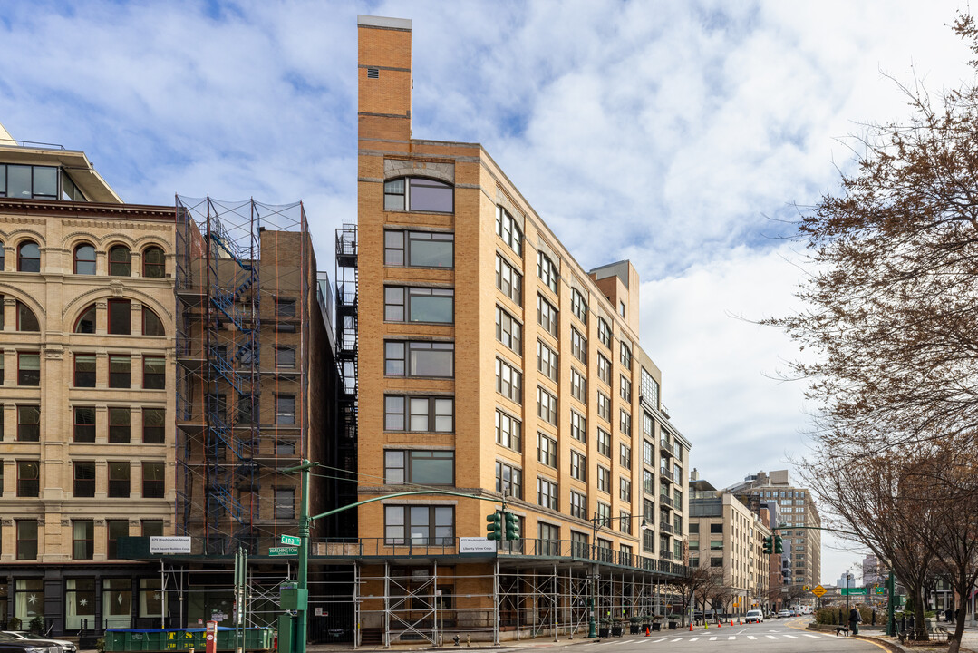 533 Canal St in New York, NY - Building Photo