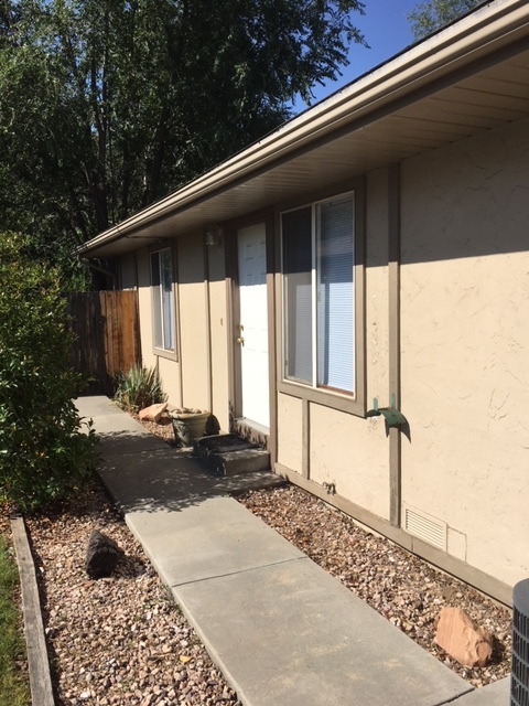 940 E Hillview Dr, Unit Holladay Duplex for Rent in Millcreek, UT - Building Photo