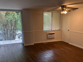 7100 Hillside Ave in Los Angeles, CA - Building Photo - Building Photo