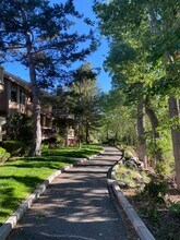 2875 Idlewild Dr, Unit 12 in Reno, NV - Foto de edificio - Building Photo