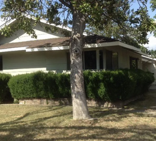 1322 Topaz Way in Sacramento, CA - Building Photo