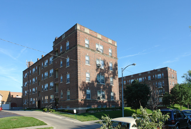 Tadousac in Omaha, NE - Foto de edificio - Building Photo