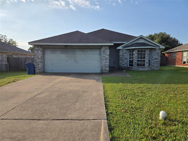 3013 View Ln in Corsicana, TX - Building Photo