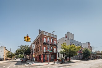 331 Saint Nicholas Ave in Ridgewood, NY - Building Photo - Building Photo