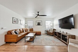 7004 Ashen Ln in Austin, TX - Building Photo - Building Photo