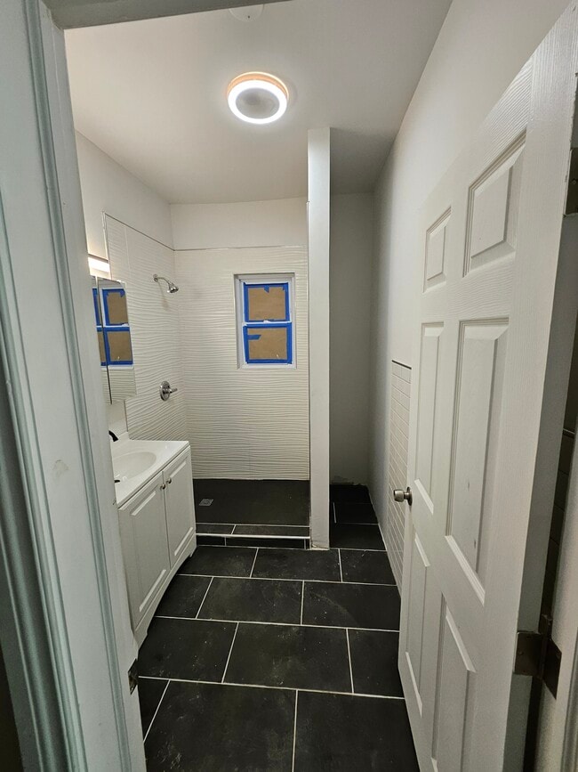 4827 S Racine Ave, Unit 1st floor unit