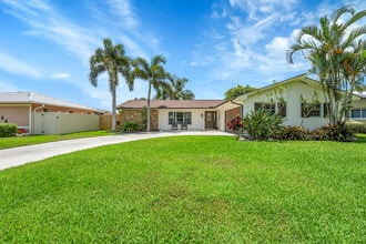 4360 Elm Ave in Palm Beach Gardens, FL - Foto de edificio - Building Photo