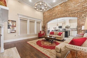 117 San Sebastian Dr in Youngsville, LA - Building Photo - Building Photo