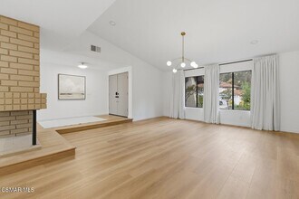 822 Rim Crest Dr in Westlake Village, CA - Building Photo - Building Photo