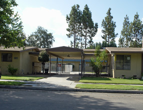 Tamra Terrace Apartments in Fresno, CA - Foto de edificio - Building Photo