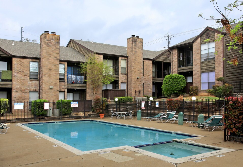 Paddock At Norwood Apartments Austin, TX Apartments For Rent