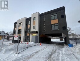 60 Donald St in Barrie, ON - Building Photo