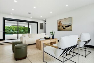 8341 SW 87th Terrace in Miami, FL - Building Photo - Building Photo