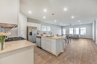 12107 Bear River Dr in Shenandoah, TX - Foto de edificio - Building Photo