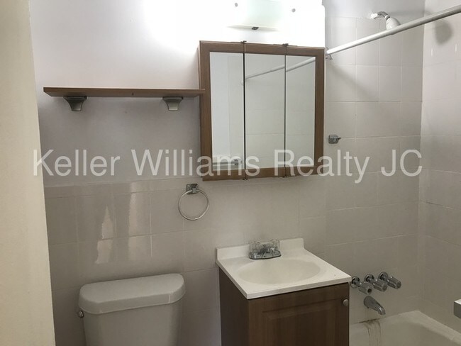 2015 Bruckner Blvd in Bronx, NY - Building Photo - Building Photo