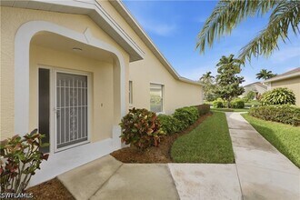 5778 Greenwood Cir in Naples, FL - Building Photo - Building Photo