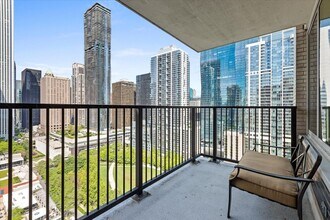 400 E Randolph St in Chicago, IL - Building Photo - Building Photo