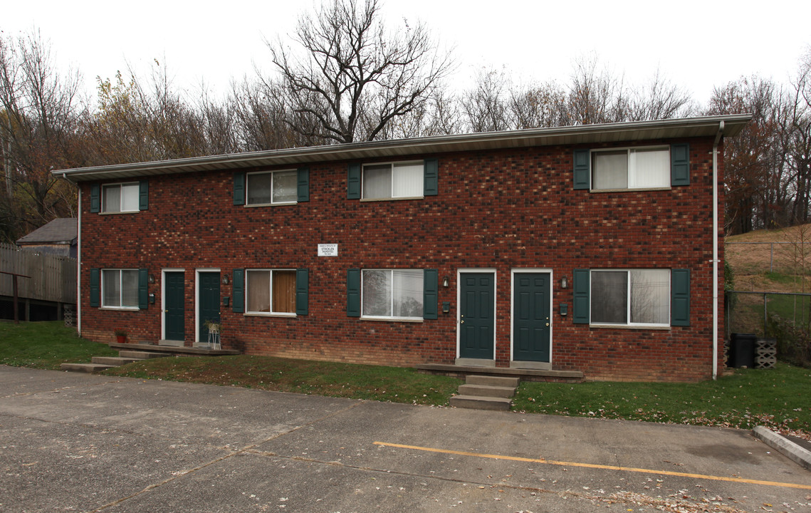 2010 Washington St W in Charleston, WV - Building Photo