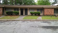 The Pines at Warner Robins in Warner Robins, GA - Foto de edificio - Building Photo