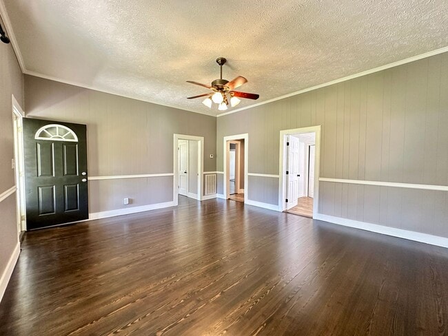 851 Garden Rd in Red Oak, VA - Foto de edificio - Building Photo