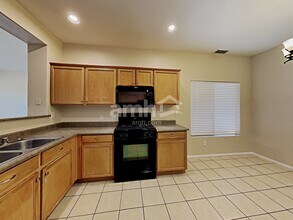 5526 W Pecan Rd in Phoenix, AZ - Foto de edificio - Building Photo