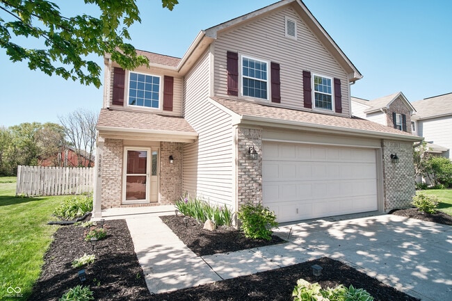 10856 Trailwood Dr in Fishers, IN - Building Photo - Building Photo