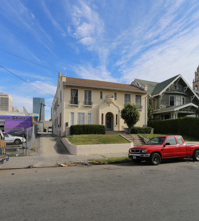 2973 Francis Ave in Los Angeles, CA - Building Photo - Building Photo