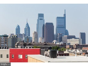 1431 Brown St-Unit -4 in Philadelphia, PA - Building Photo - Building Photo
