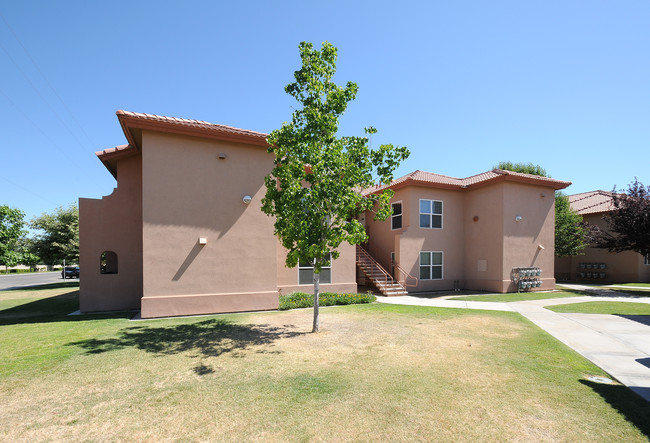 Sunset Villa Apartments in Wasco, CA - Building Photo - Building Photo