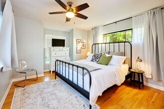 4350 Summit Dr in La Mesa, CA - Foto de edificio - Building Photo