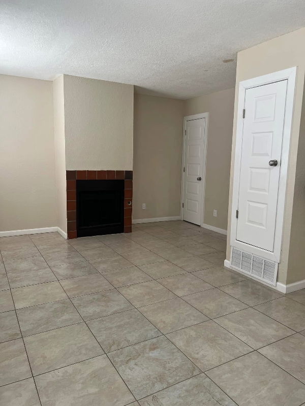 2300 Lee Trevino Dr in El Paso, TX - Building Photo - Building Photo