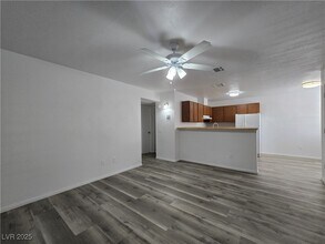 2742 Alicialynn Way in Las Vegas, NV - Building Photo - Building Photo
