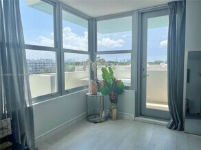 2899 Collins Ave in Miami, FL - Building Photo - Building Photo