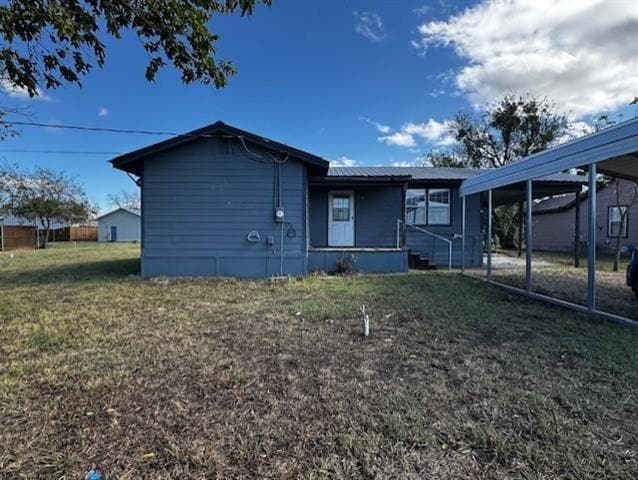 property at 304 S Oak St