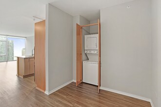 237 E Illinois St in Chicago, IL - Building Photo - Building Photo