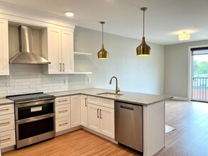 99 Foundry Pl in Portsmouth, NH - Building Photo - Building Photo