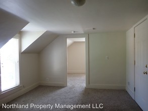 1055 E Front St in Traverse City, MI - Building Photo - Building Photo