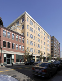 Gateway Terrace Lofts in Boston, MA - Foto de edificio - Building Photo