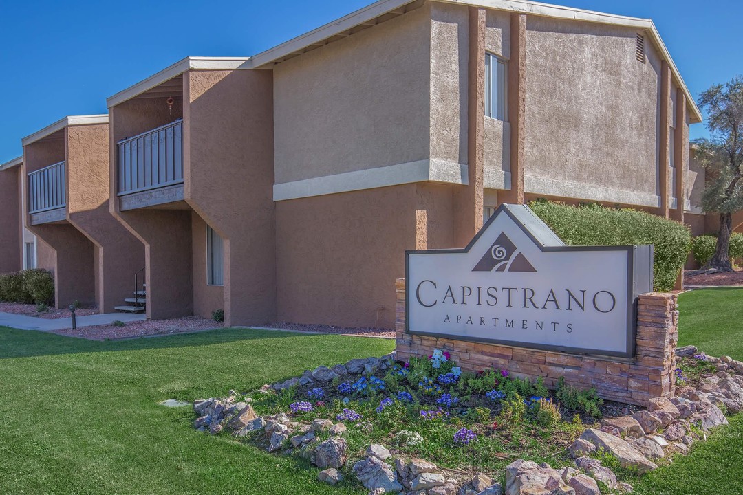 Capistrano Apartments in Tucson, AZ - Building Photo