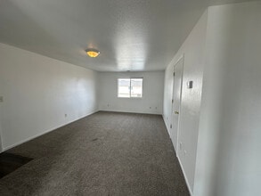1258 W Newlands Dr in Fernley, NV - Building Photo - Building Photo