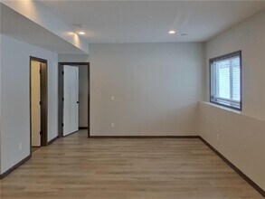 16043 Estate Ln in Lakeville, MN - Building Photo - Building Photo