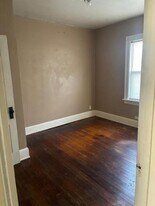 766 N 1st St in Rockford, IL - Building Photo