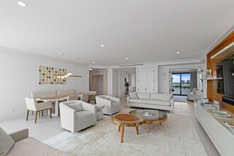 3120 S Ocean Blvd in Palm Beach, FL - Foto de edificio - Building Photo