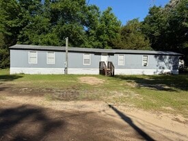 7650 Kipling St in Pensacola, FL - Building Photo