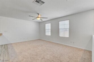 5208 Steep Cliffs Ave in Las Vegas, NV - Building Photo - Building Photo